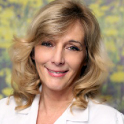 Dr. Skurdenka Beatrix